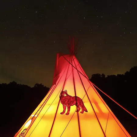 Teepee U Vlciho Potoka Jicineves